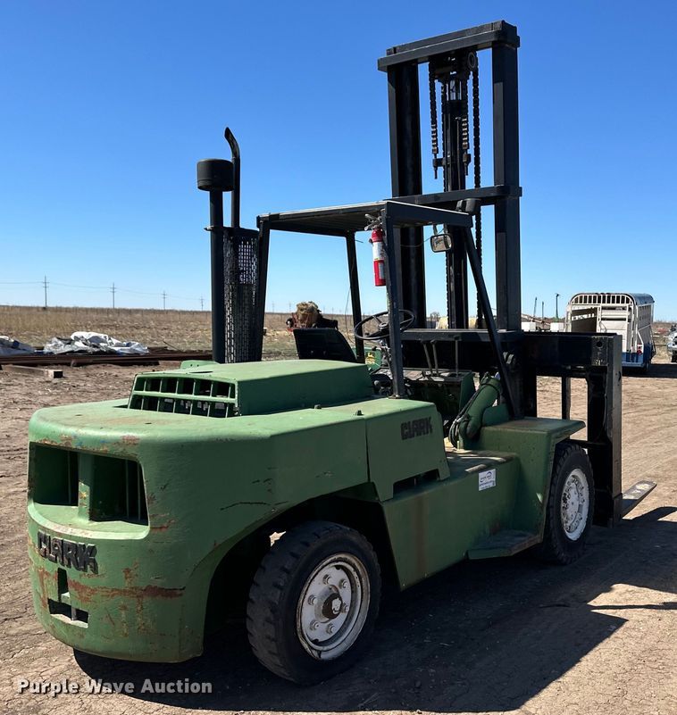 image for item OA9737 1980 Clark 0500-Y155 forklift