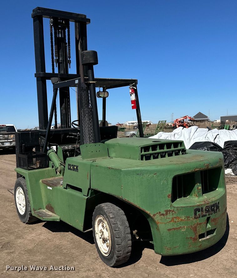 image for item OA9737 1980 Clark 0500-Y155 forklift