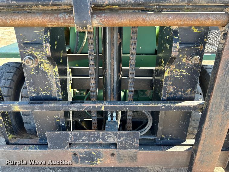 image for item OA9737 1980 Clark 0500-Y155 forklift