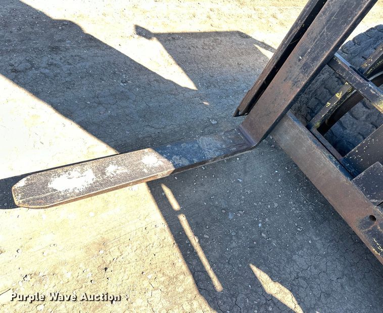 image for item OA9737 1980 Clark 0500-Y155 forklift