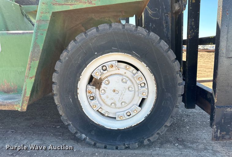 image for item OA9737 1980 Clark 0500-Y155 forklift