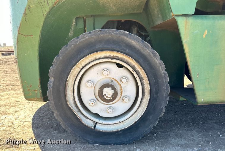 image for item OA9737 1980 Clark 0500-Y155 forklift