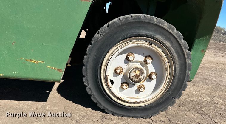 image for item OA9737 1980 Clark 0500-Y155 forklift