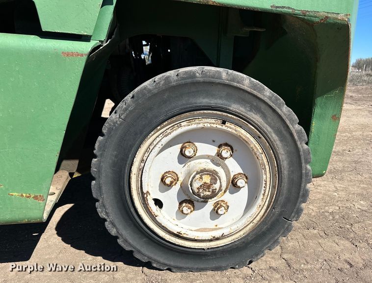 image for item OA9737 1980 Clark 0500-Y155 forklift