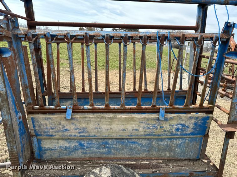 image for item OJ9597 Squeeze chute