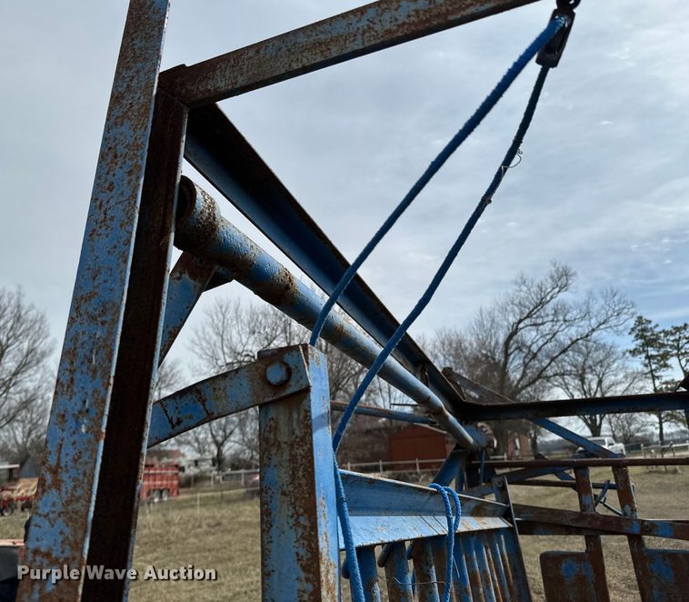 image for item OJ9597 Squeeze chute