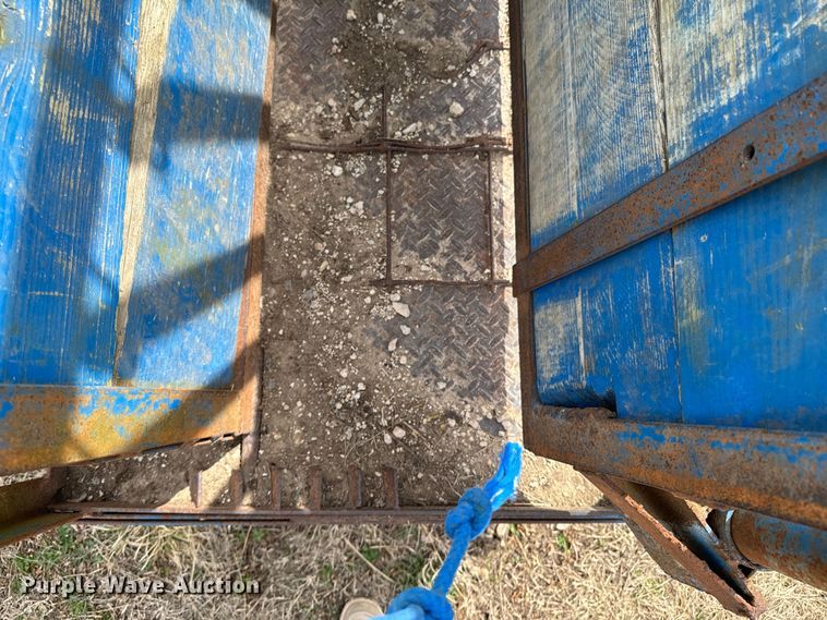 image for item OJ9597 Squeeze chute