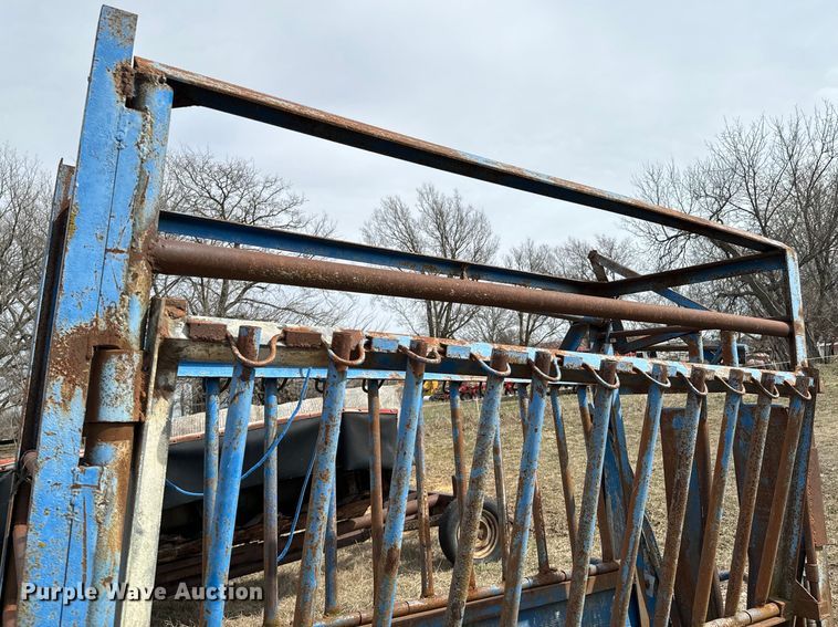 image for item OJ9597 Squeeze chute