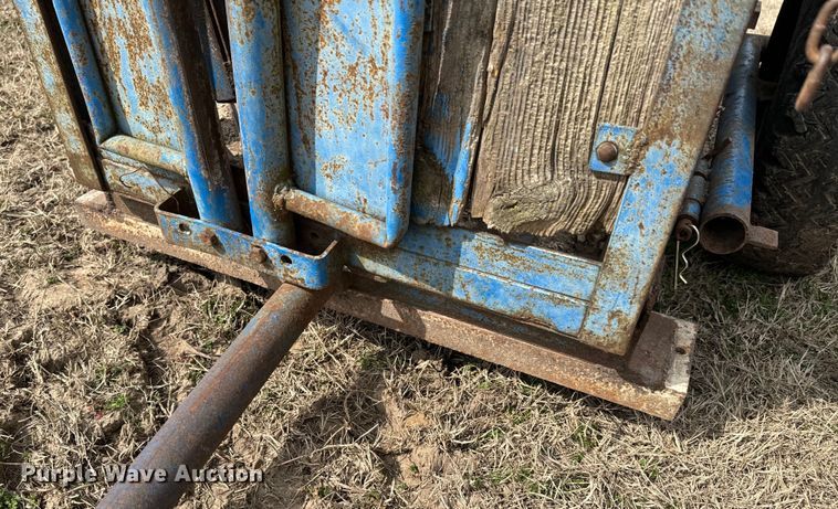 image for item OJ9597 Squeeze chute