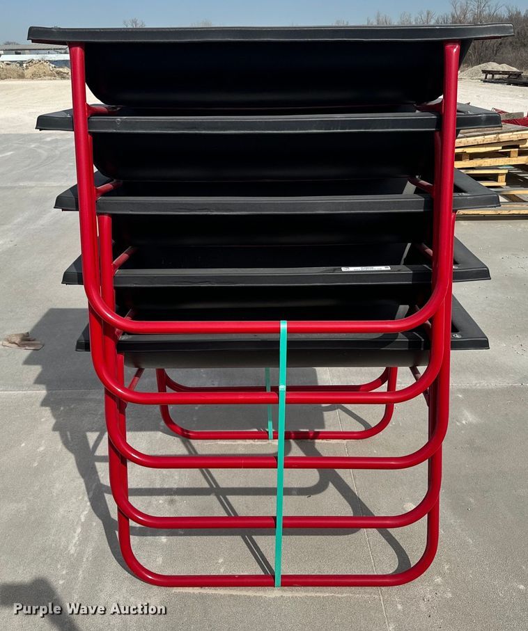 image for item OJ9608 (5) B&W PT15070 bunk feeders