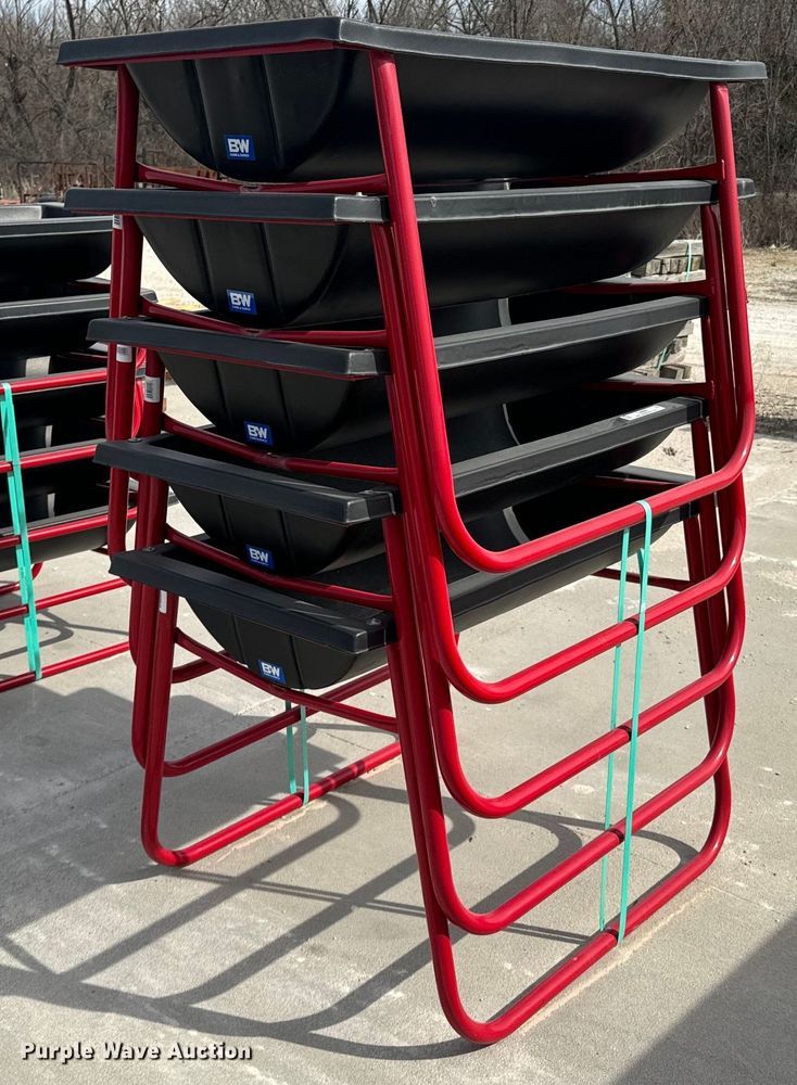 image for item OJ9608 (5) B&W PT15070 bunk feeders