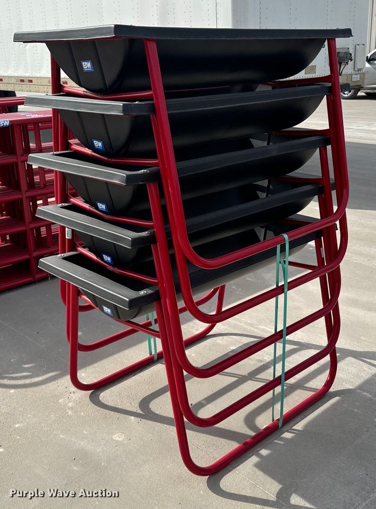 image for item OJ9608 (5) B&W PT15070 bunk feeders