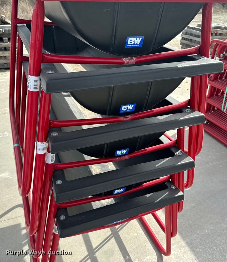 image for item OJ9608 (5) B&W PT15070 bunk feeders