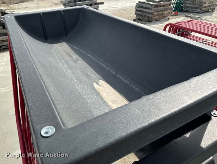 image for item OJ9608 (5) B&W PT15070 bunk feeders