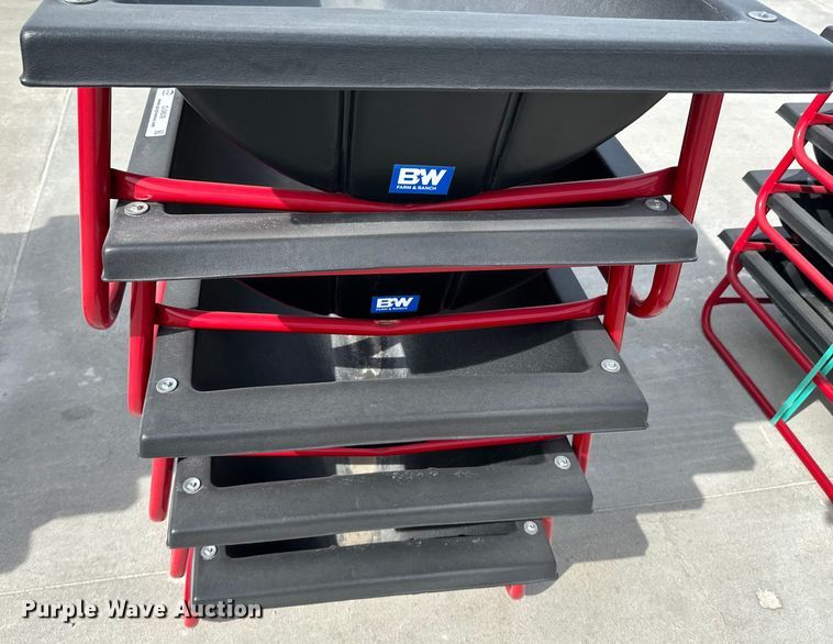 image for item OJ9609 B&W PT15050 bunk feeders