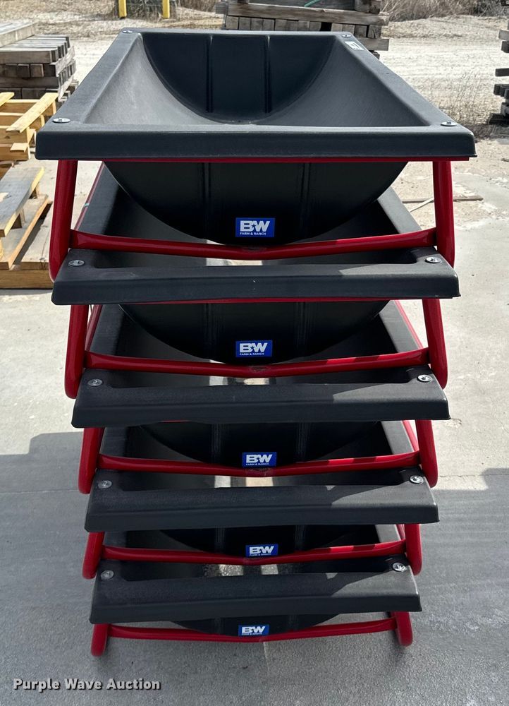 image for item OJ9610 B&W PT15080 bunk feeders