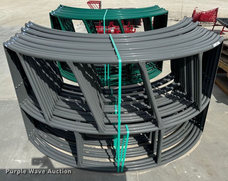 image for item OJ9611 (5) B&W PT17019 round bale feeders