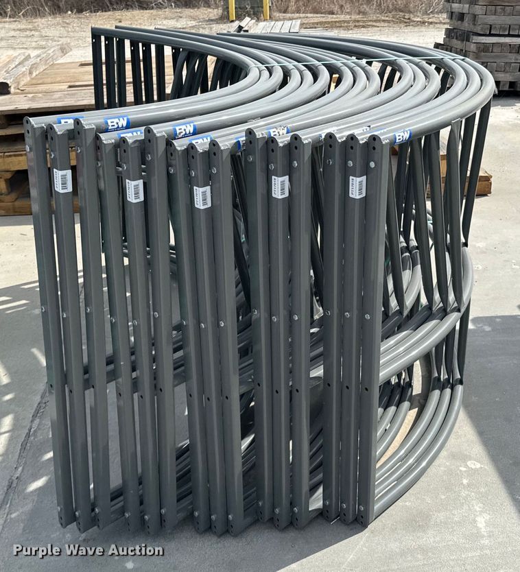 image for item OJ9611 (5) B&W PT17019 round bale feeders