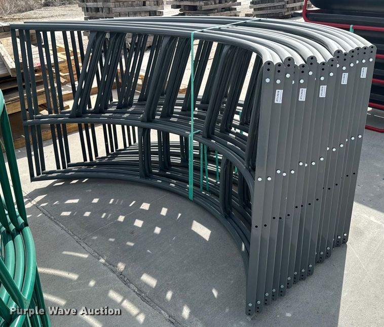 image for item OJ9611 (5) B&W PT17019 round bale feeders