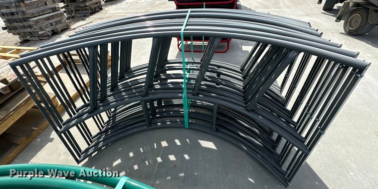 image for item OJ9611 (5) B&W PT17019 round bale feeders