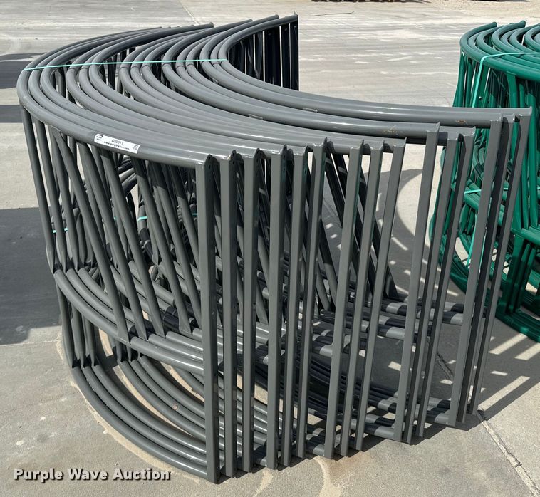 image for item OJ9611 (5) B&W PT17019 round bale feeders