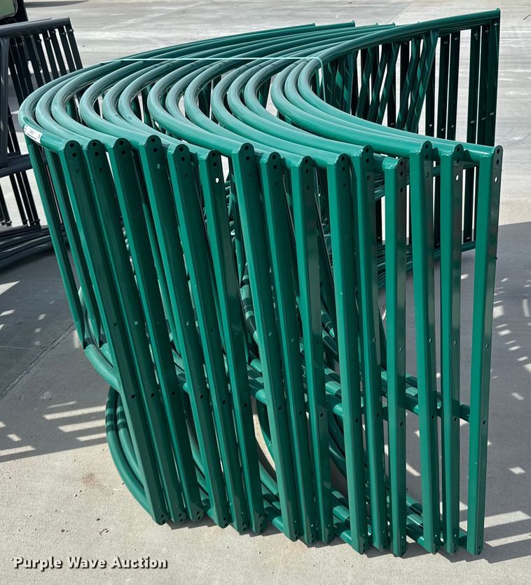 image for item OJ9612 (5) B&W PT17020 round bale feeders