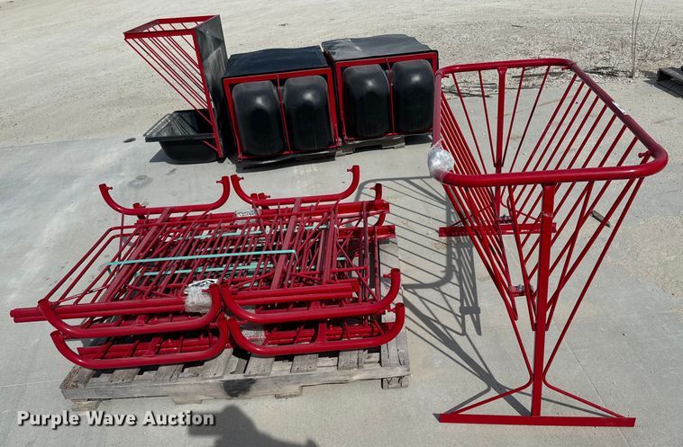 image for item OJ9613 (6) B&W V-Racks