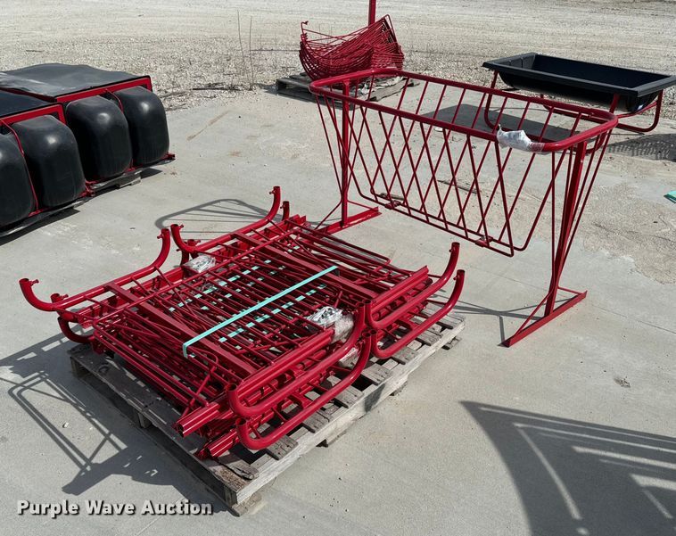 image for item OJ9613 (6) B&W V-Racks