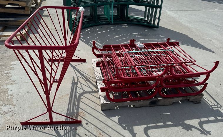 image for item OJ9613 (6) B&W V-Racks