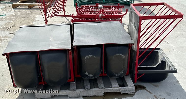 image for item OJ9614 (5) B&W wall feeders