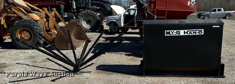 image for item OJ9645 My-D Han-D cake feeder and bale saver