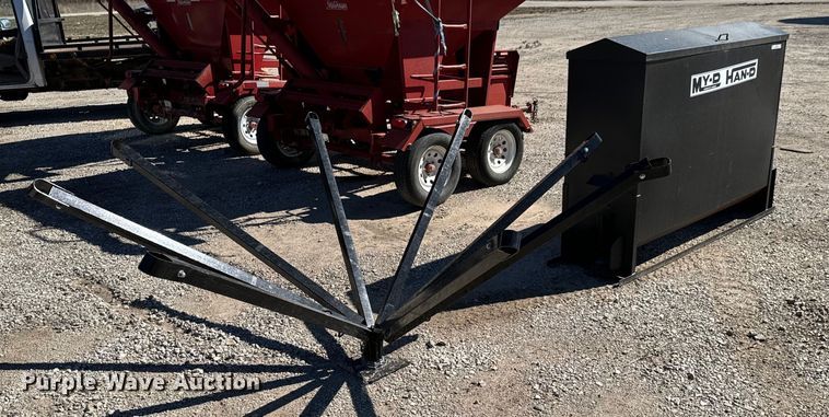 image for item OJ9645 My-D Han-D cake feeder and bale saver