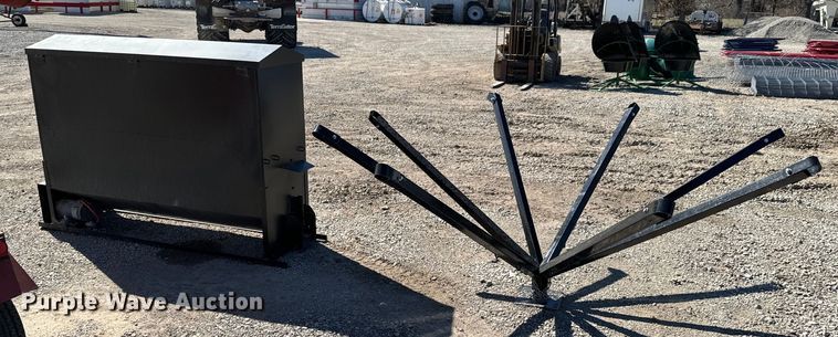 image for item OJ9645 My-D Han-D cake feeder and bale saver