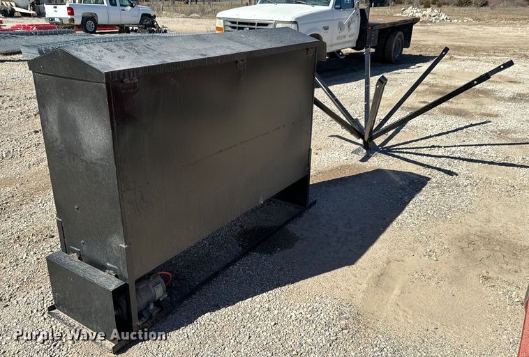 image for item OJ9645 My-D Han-D cake feeder and bale saver