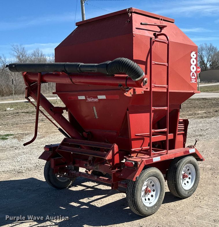 image for item OJ9652 Feed Train 600A grain cart