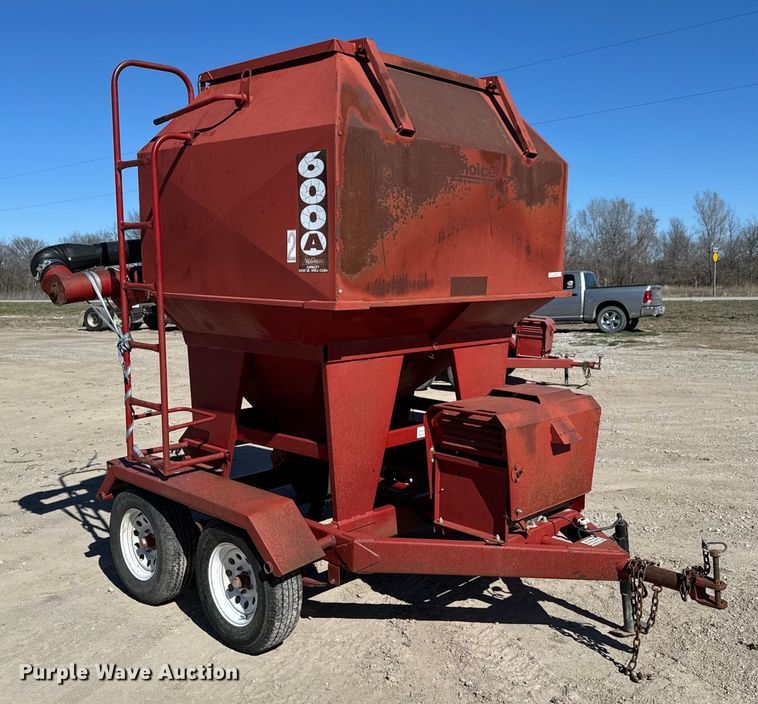 image for item OJ9653 Feed Train 600A grain cart