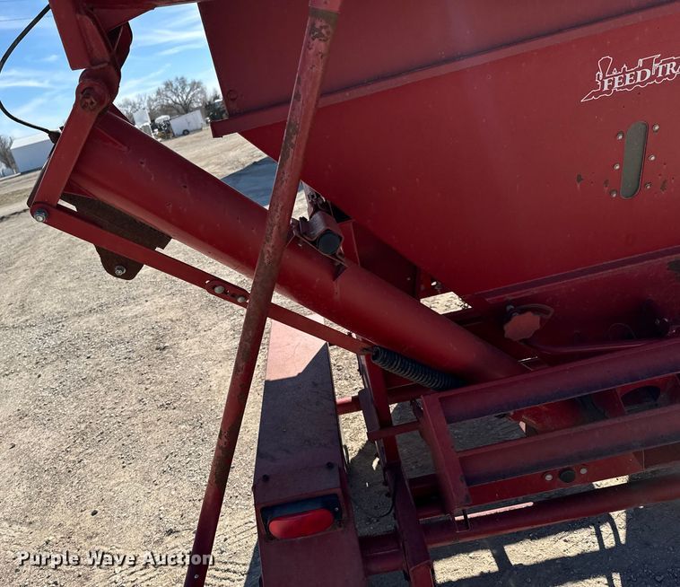 image for item OJ9653 Feed Train 600A grain cart