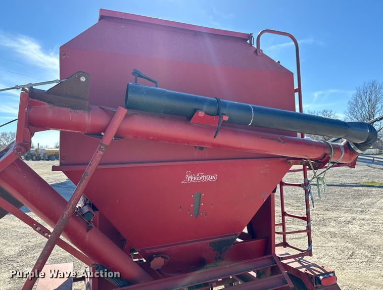 image for item OJ9653 Feed Train 600A grain cart