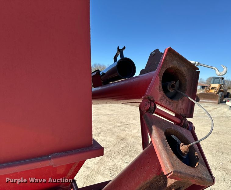 image for item OJ9653 Feed Train 600A grain cart