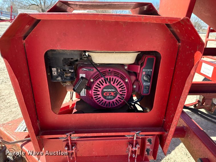 image for item OJ9653 Feed Train 600A grain cart