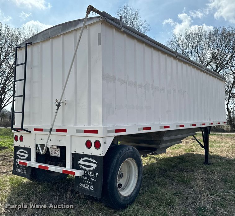 image for item OJ9675 1995 Independent 2401-SG grain trailer