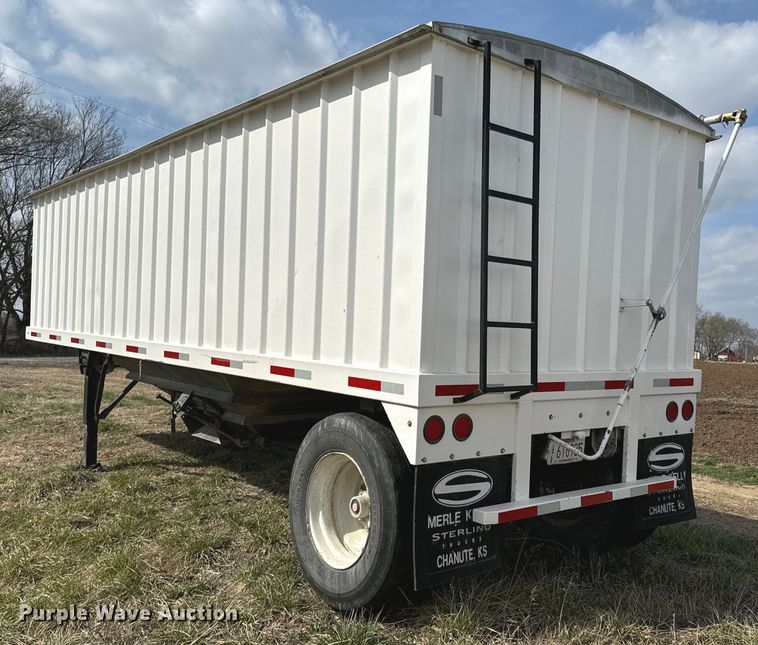 image for item OJ9675 1995 Independent 2401-SG grain trailer