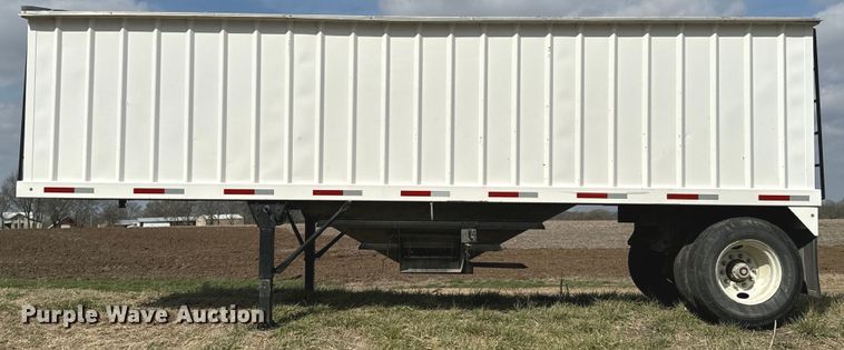 image for item OJ9675 1995 Independent 2401-SG grain trailer