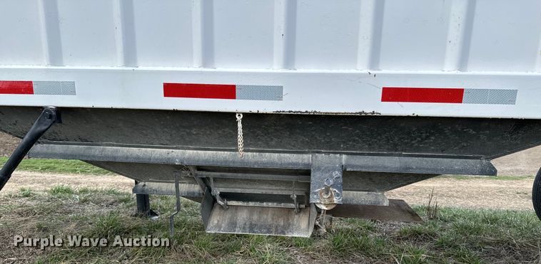 image for item OJ9675 1995 Independent 2401-SG grain trailer