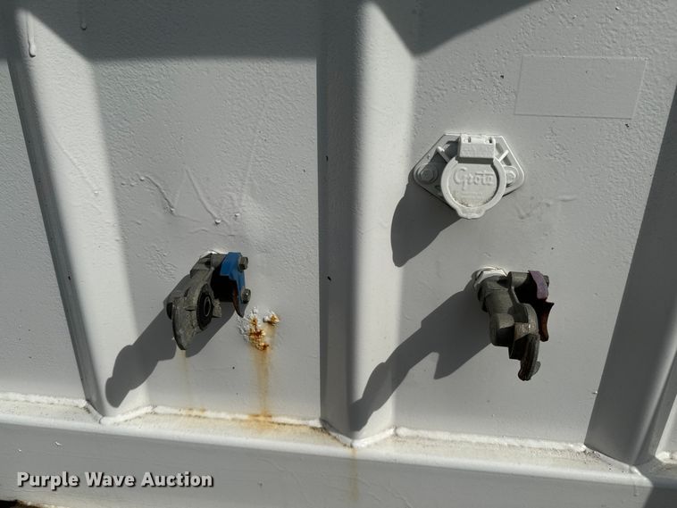 image for item OJ9675 1995 Independent 2401-SG grain trailer