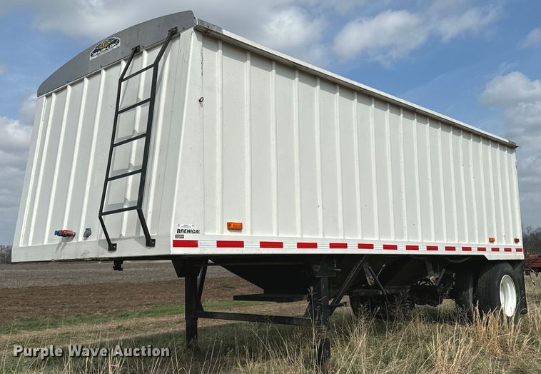 image for item OJ9676 2008 Brenica grain trailer