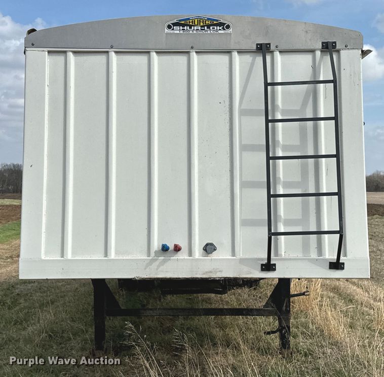 image for item OJ9676 2008 Brenica grain trailer