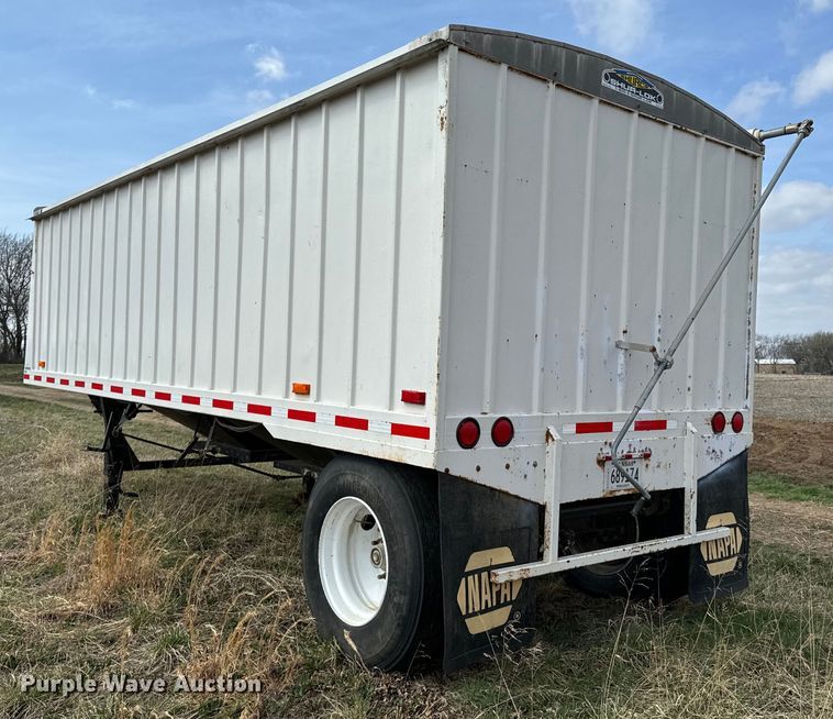 image for item OJ9676 2008 Brenica grain trailer