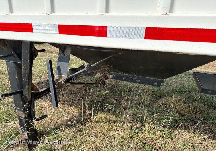 image for item OJ9676 2008 Brenica grain trailer