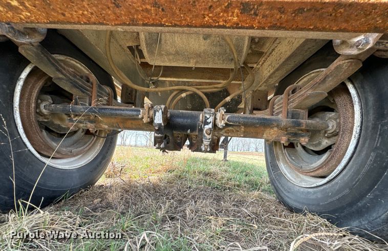 image for item OJ9676 2008 Brenica grain trailer